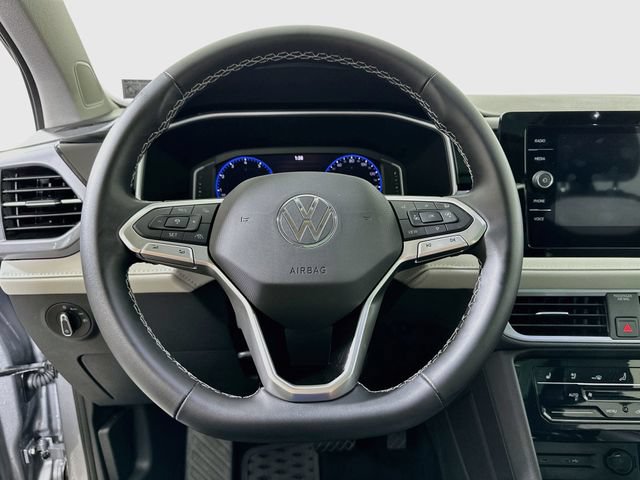 Certified 2025 Volkswagen Taos SEL AWD/4WD image 11