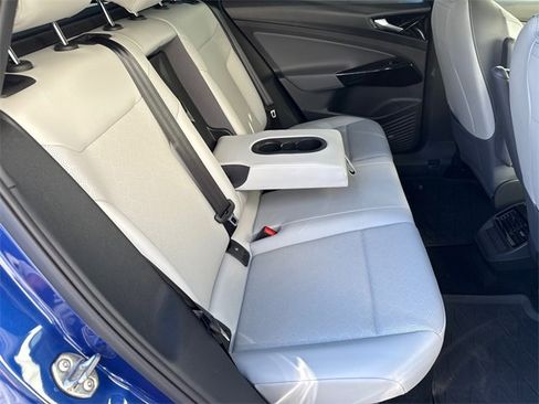 Certified 2022 Volkswagen ID.4 Pro S w/ Gradient Package image 18