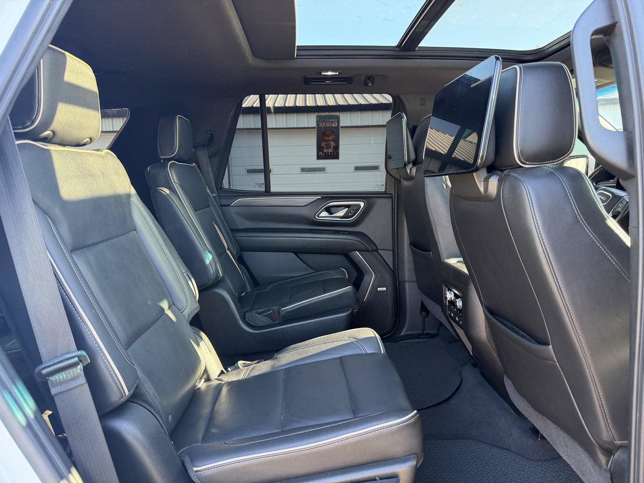Used 2021 GMC Yukon SLT w/ SLT Luxury Plus Package AWD/4WD image 25