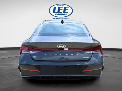New 2025 Hyundai Elantra Limited image 4