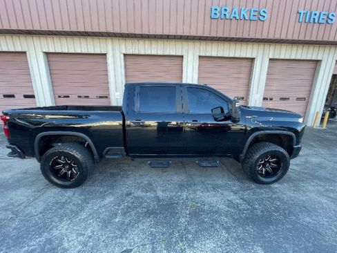 Used 2021 Chevrolet Silverado 2500 Custom w/ Custom Value Package AWD/4WD image 7