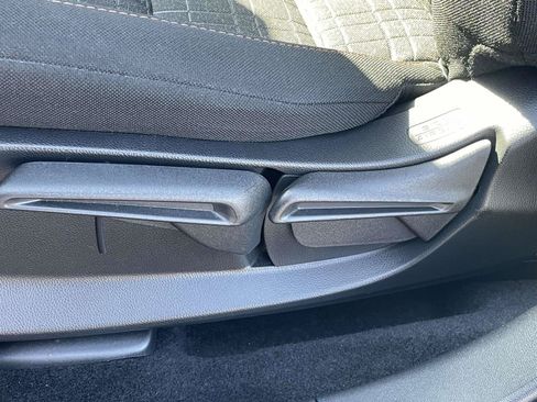Used 2025 Honda HR-V Sport image 17