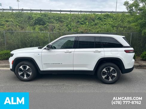 Used 2024 Jeep Grand Cherokee Limited 4xe AWD/4WD image 10