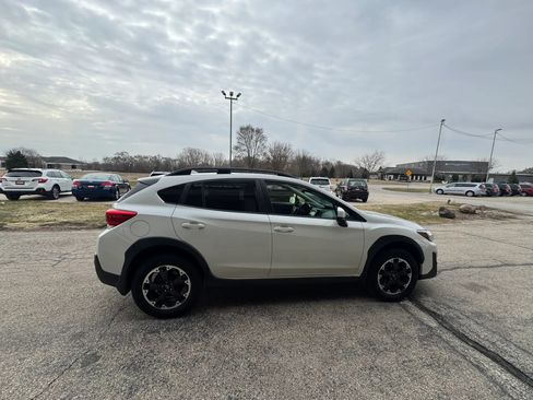 Used 2021 Subaru Crosstrek 2.0i Premium image 6
