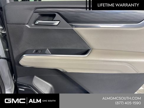 New 2026 GMC Acadia Elevation w/ Elevation Premium Package FWD image 18