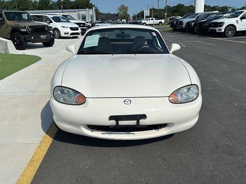 Used 1999 MAZDA MX-5 Miata RWD image 2