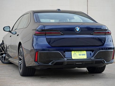 Used 2023 BMW i7 xDrive60 AWD/4WD image 6