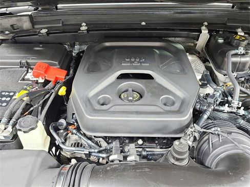 Used 2024 Jeep Wrangler Willys image 17