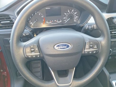 Used 2022 Ford Escape SE image 9
