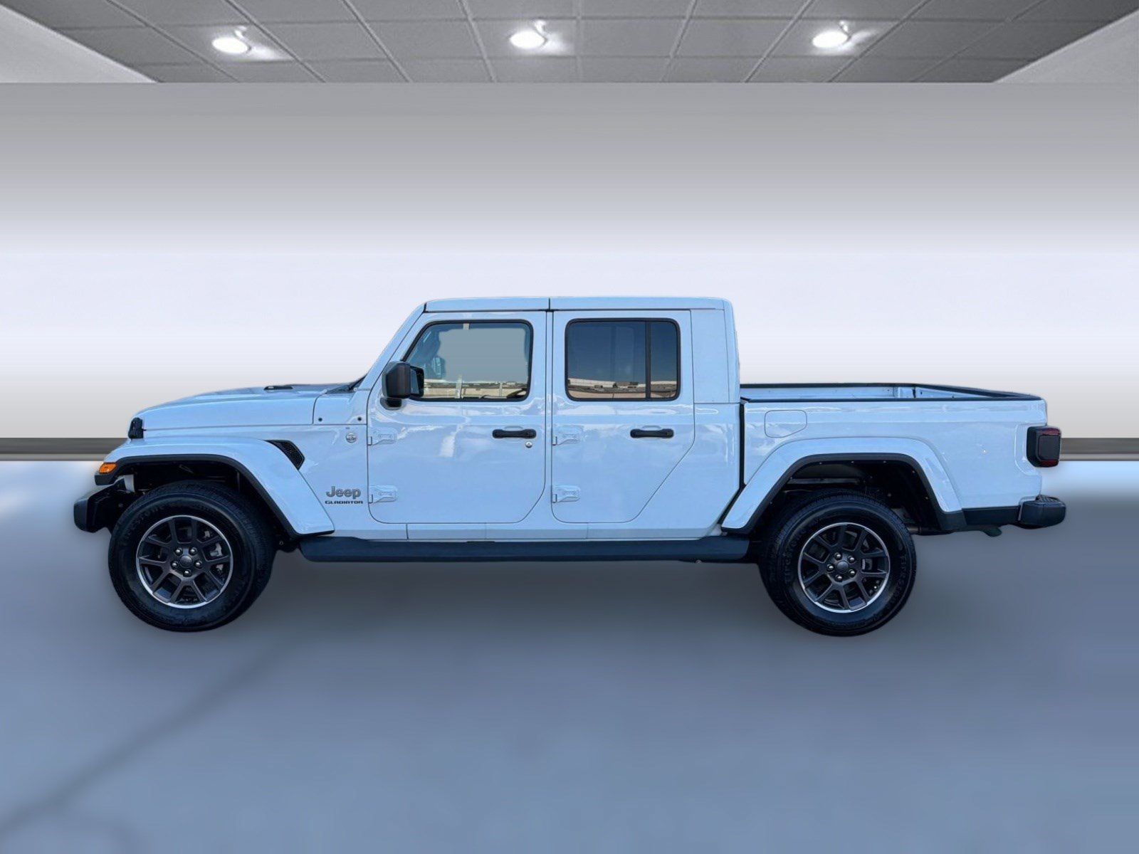 Used 2022 Jeep Gladiator Overland w/ Popular Equipment Package AWD/4WD image 2
