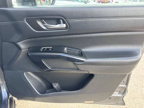 Used 2022 Nissan Pathfinder S FWD image 13