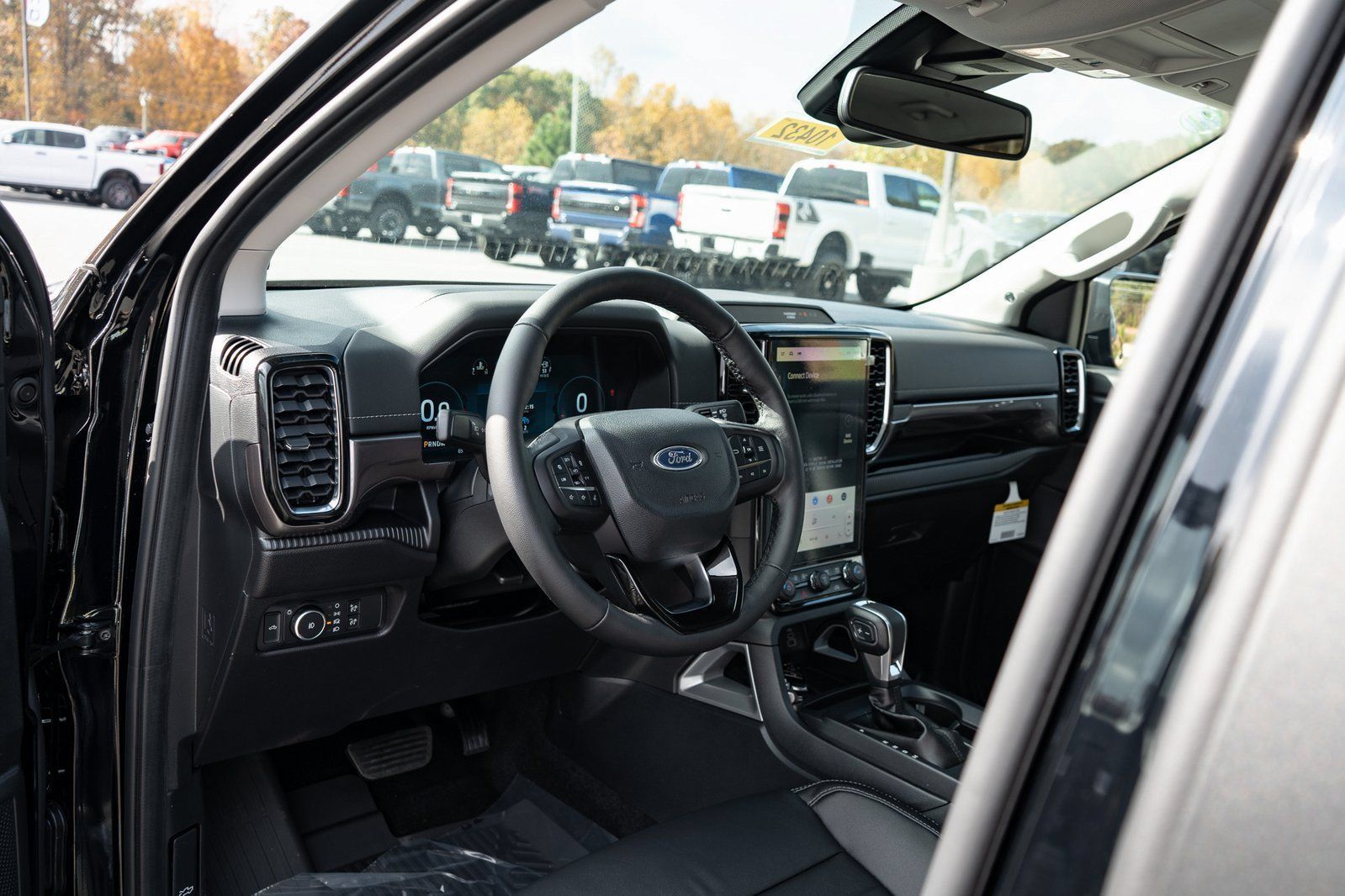 Used 2025 Ford Ranger Lariat w/ FX4 Off-Road Package AWD/4WD image 11