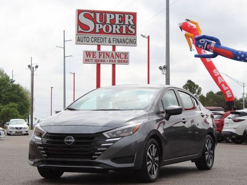 Used 2025 Nissan Versa SV FWD image 7