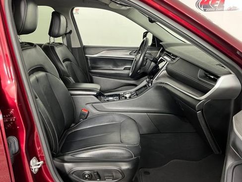 Used 2022 Jeep Grand Cherokee L Limited AWD/4WD image 32