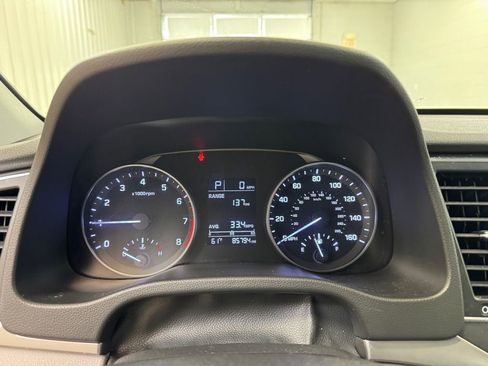 Used 2017 Hyundai Elantra SE image 27