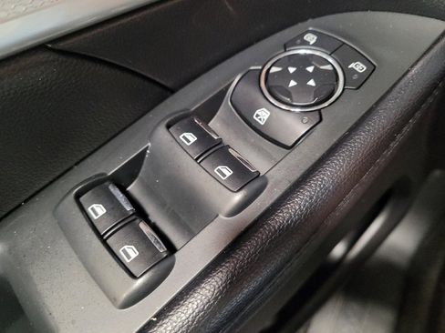 Used 2017 Ford Explorer XLT w/ Equipment Group 202A FWD image 27