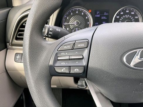 Used 2019 Hyundai Elantra SE image 26