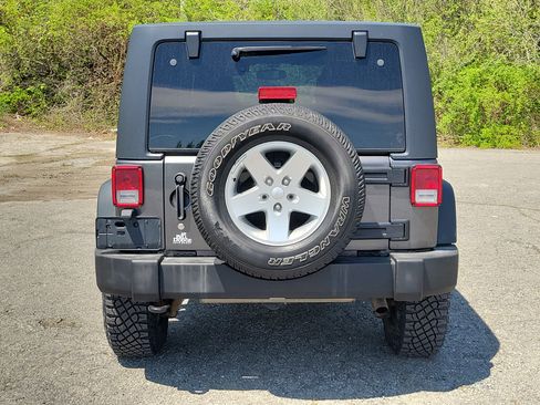 Used 2016 Jeep Wrangler Unlimited Sport w/ Quick Order Package 24S AWD/4WD image 6