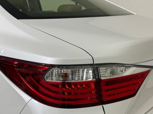 Used 2013 Lexus ES 350 FWD image 13