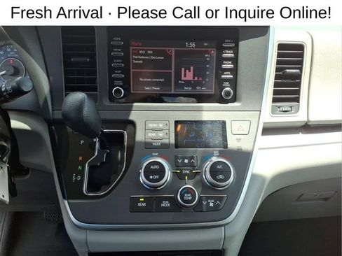 Used 2020 Toyota Sienna L FWD image 18