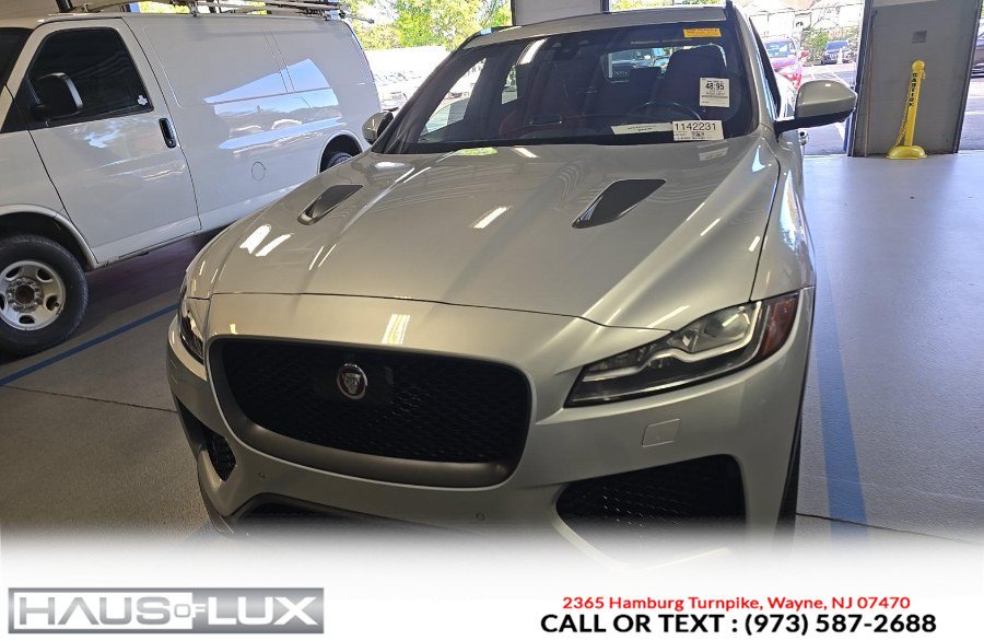 Used 2019 Jaguar F-PACE SVR AWD/4WD image 2