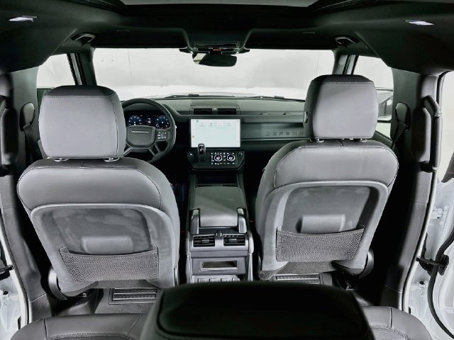 New 2026 Land Rover Defender 110 X-Dynamic SE AWD/4WD image 23