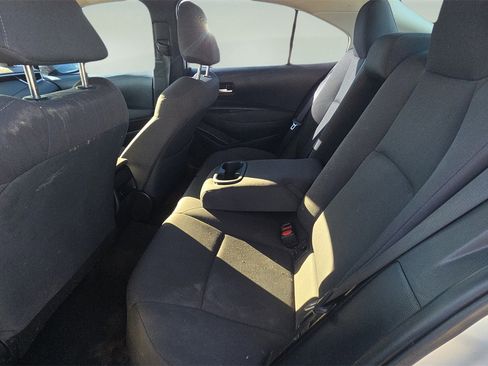 Used 2021 Toyota Corolla LE image 18