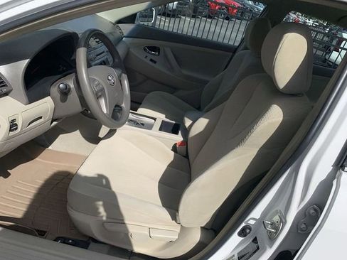 Used 2009 Toyota Camry LE FWD image 18