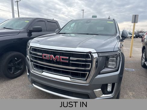 Used 2021 GMC Yukon SLT w/ SLT Premium Package image 3