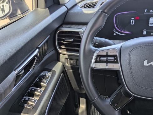 Used 2025 Kia Telluride EX w/ EX Captain's Chair Package FWD image 23