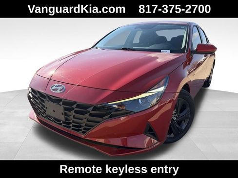 Used 2022 Hyundai Elantra SEL image 3