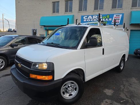 Used 2020 Chevrolet Express 2500 2500 3dr Cargo Van image 3
