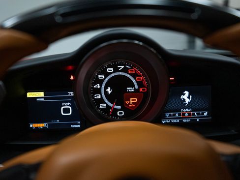 Used 2016 Ferrari 488 GTB RWD image 18