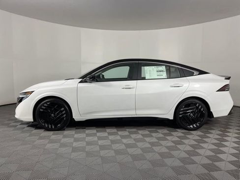 New 2026 Nissan Sentra SR w/ Floor Mat Package image 7