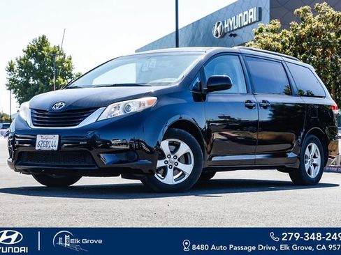 Used 2013 Toyota Sienna LE FWD image 1