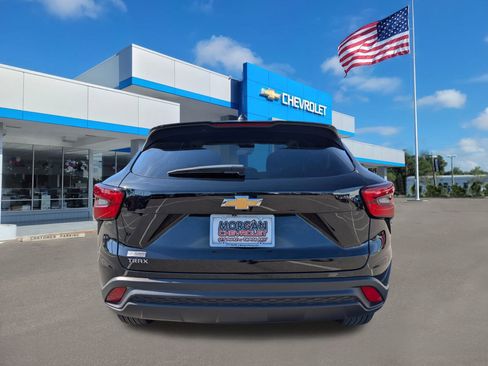 Used 2024 Chevrolet Trax LS w/ LS Convenience Package image 5