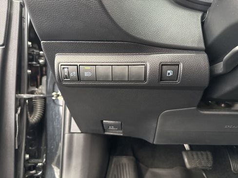 Used 2022 Toyota Corolla LE FWD image 31