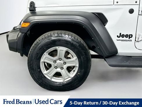 Used 2022 Jeep Wrangler Unlimited Sport image 32