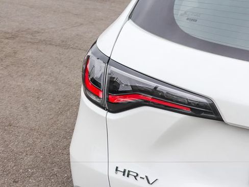 Used 2024 Honda HR-V LX image 8