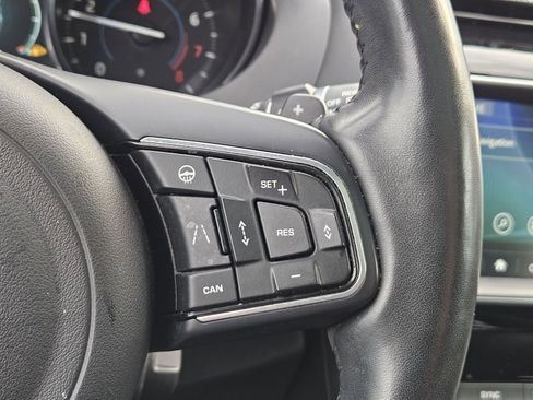 Used 2019 Jaguar F-PACE Premium AWD/4WD image 25