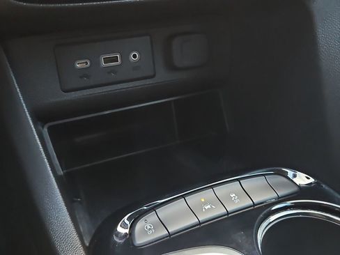 Used 2020 Buick Encore GX Preferred w/ Cold Weather Comfort Package image 24