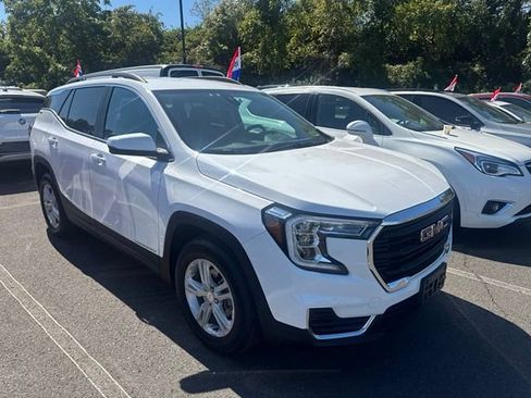 Used 2023 GMC Terrain SLE w/ Driver Convenience Package FWD image 8