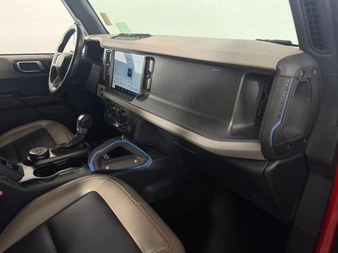 Used 2024 Ford Bronco Wildtrak AWD/4WD image 31
