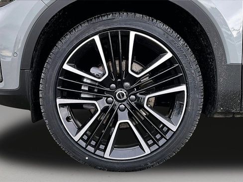 New 2026 Volvo XC40 B5 Ultra w/ Protection Package Premier image 13