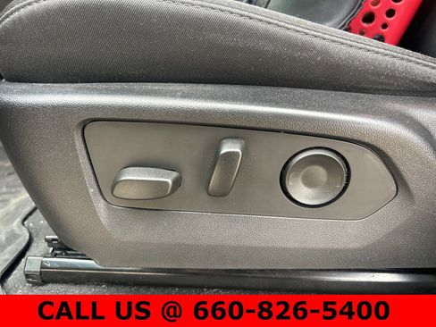 Used 2024 Chevrolet Colorado Trail Boss w/ Technology Package image 12