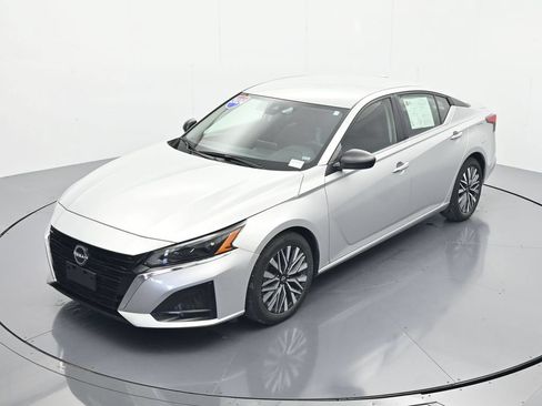 Certified 2024 Nissan Altima 2.5 SV FWD image 28