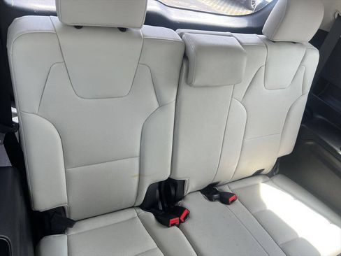 Used 2023 Kia Telluride EX w/ EX Captain's Chair Package FWD image 10