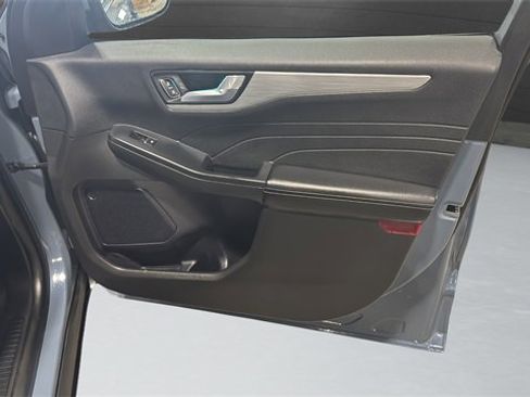 Used 2024 Ford Escape Platinum image 33