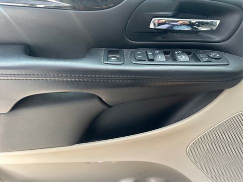 Used 2018 Dodge Grand Caravan SE w/ Rear Park Assist Package FWD image 28