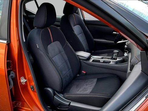 Used 2023 Nissan Sentra SR w/ Electronics Package FWD image 30